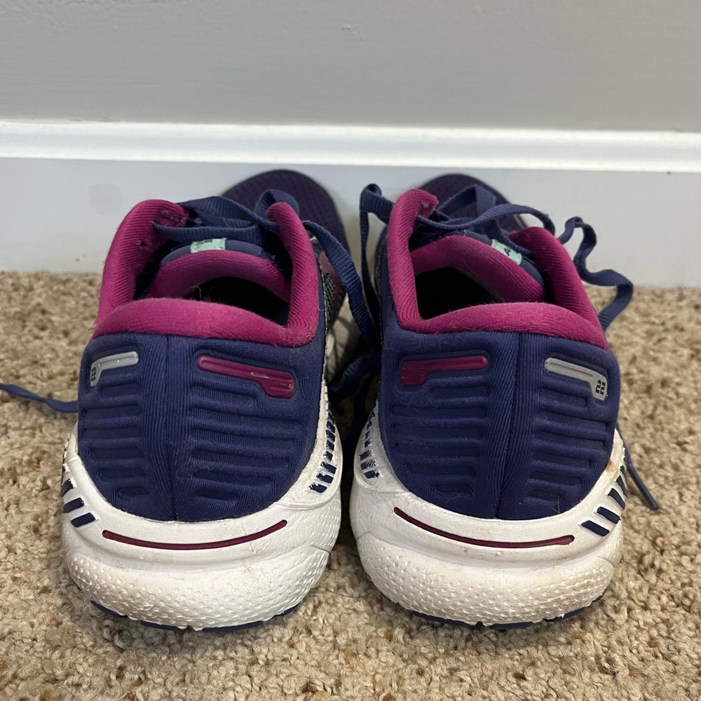 Brooks adrenaline GTS 22, women’s 6.5 - Picture 7 of 8